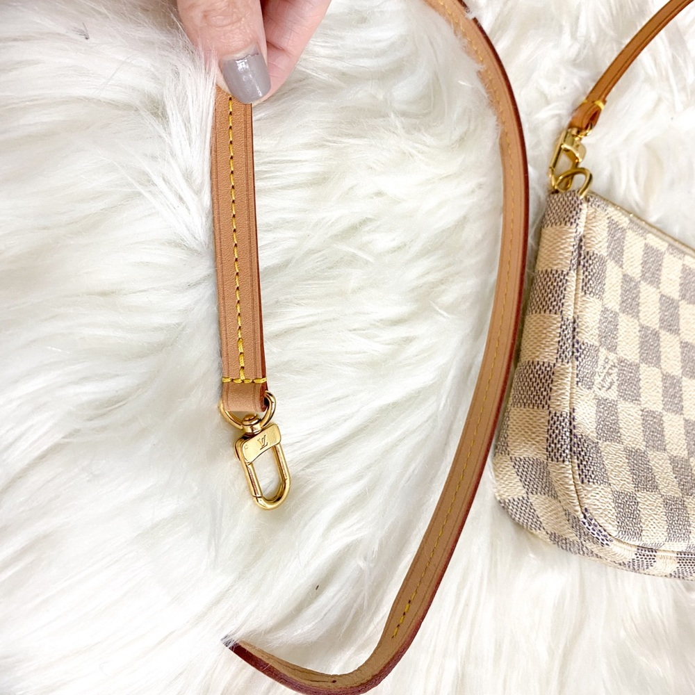 LV Vachetta Pochette Accessories Strap NM